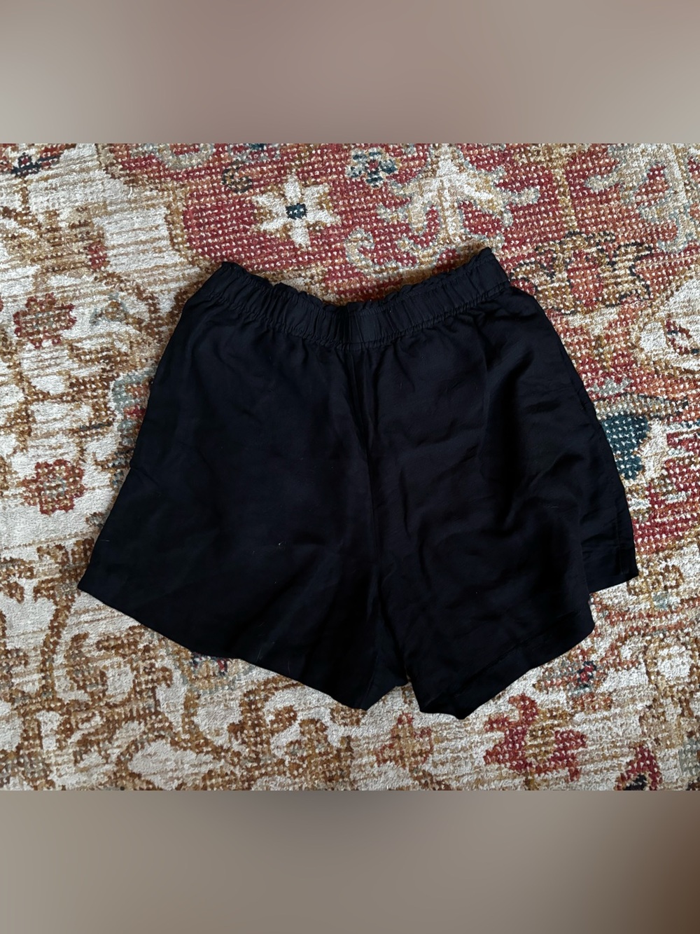 H&M Black Women's linen-blend shorts